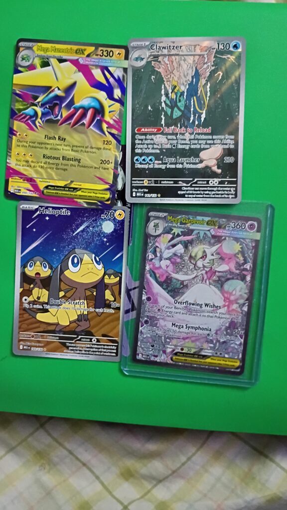I had a great time at the pre-release, although I didn't like my lunatone deck, I did get so amazing pulls
