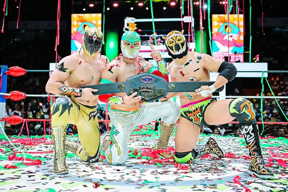 Some action shots from today's CMLL x Leyendas Pokémon Z-A! (Team Hawlucha vs Team Machamp)