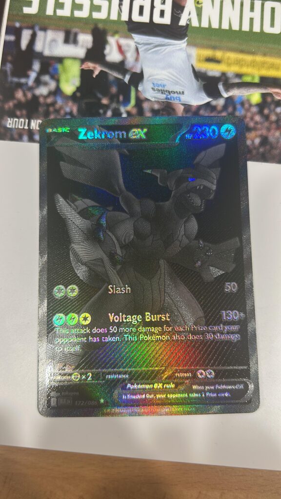 First time seeing Black Bolt in months and pulled this from the first pack 🤯