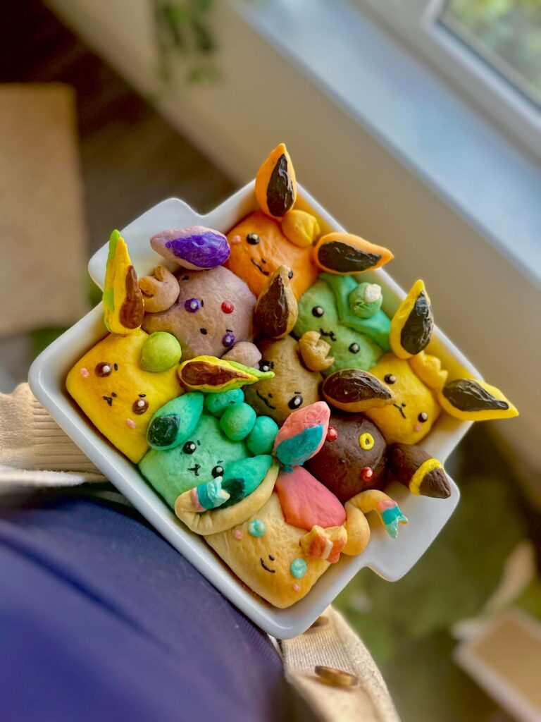 bread rolls, but make them eeveelutions 🍞🤎