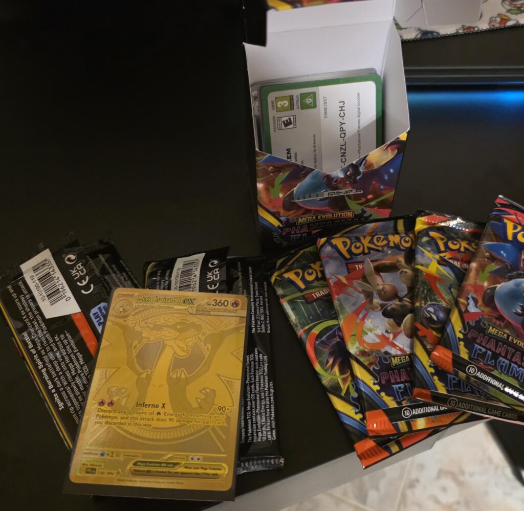 1st 2 packs into Phantasmal flames and hit the 🔥🔥 1 in 1200 ratio apparently...