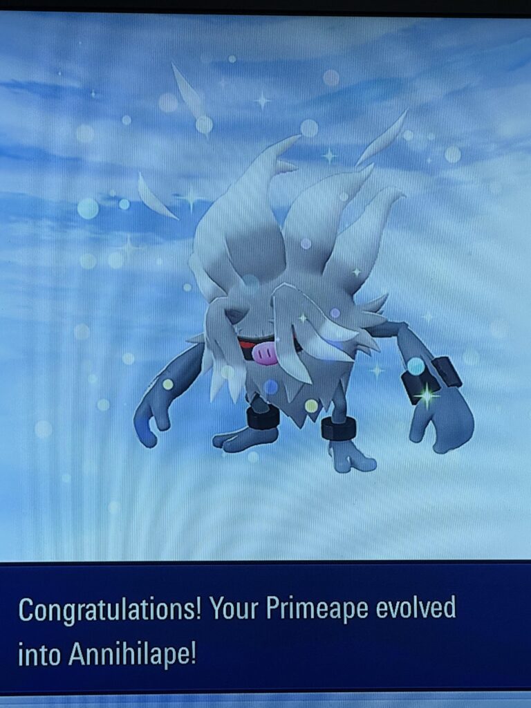 PSA: You can use rage fist on mega clusters to hit 20 times to evolve Primeape! 💪🏻
