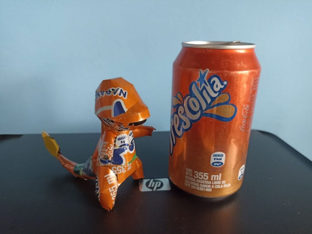 For today I leave you with this Charmander Made with soda cans. I hope you like it ✨