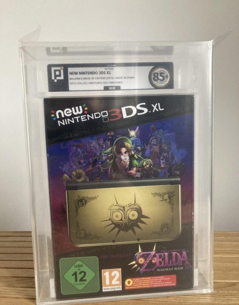 My new Nintendo 3Ds xl major as mask and hyrule editions.