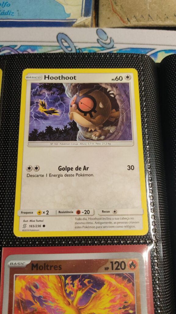 Common/Uncommon cards with Legendary birds in the background