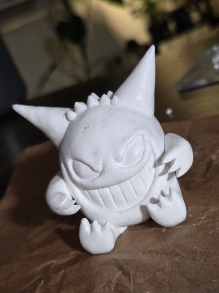Gengar in the making! ☺️ My third figure, and I think it's getting better and better!