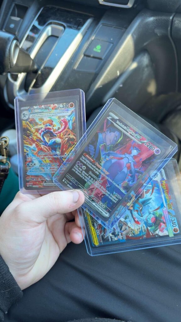 Went to card show to get rid of dupes for trade. Was hoping to walk out with Leafeon SIR, ended up walking out with these. Couldn’t be happier.