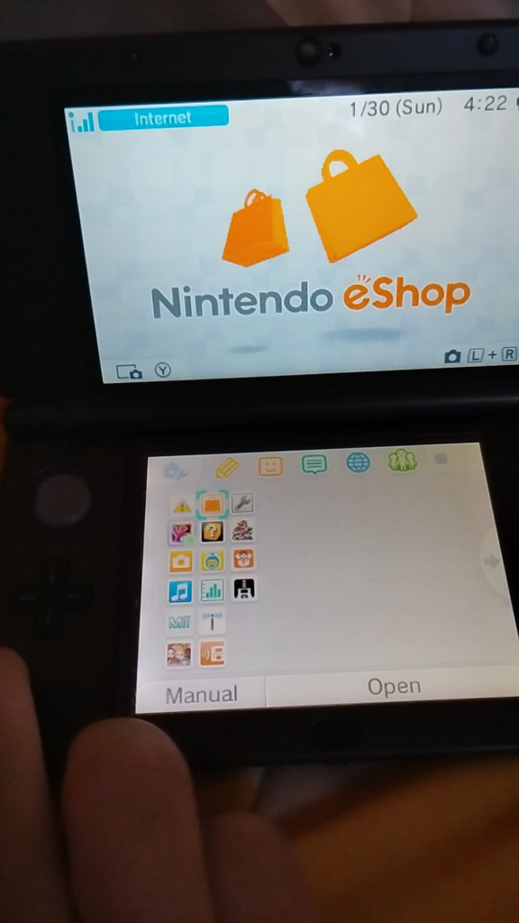 How am I not able to play Pokemon y but can use Pokemon bank with it?