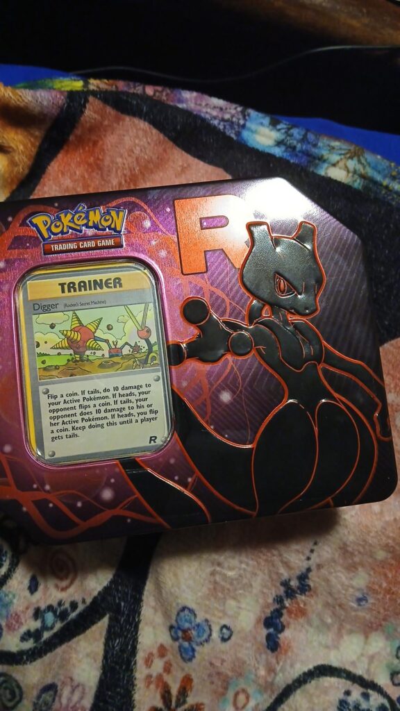 Does anyone else use promo tins to transport cards to their local events/casual play and put their own vintage ones in the visible holder because you think it looks cool?(yep im a nerd its okay I've accepted it)