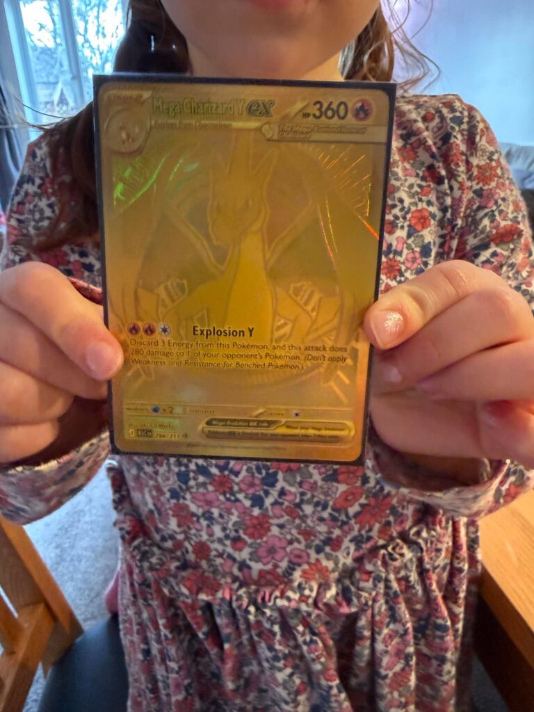 Daughter pulled ANOTHER gold Charizard!