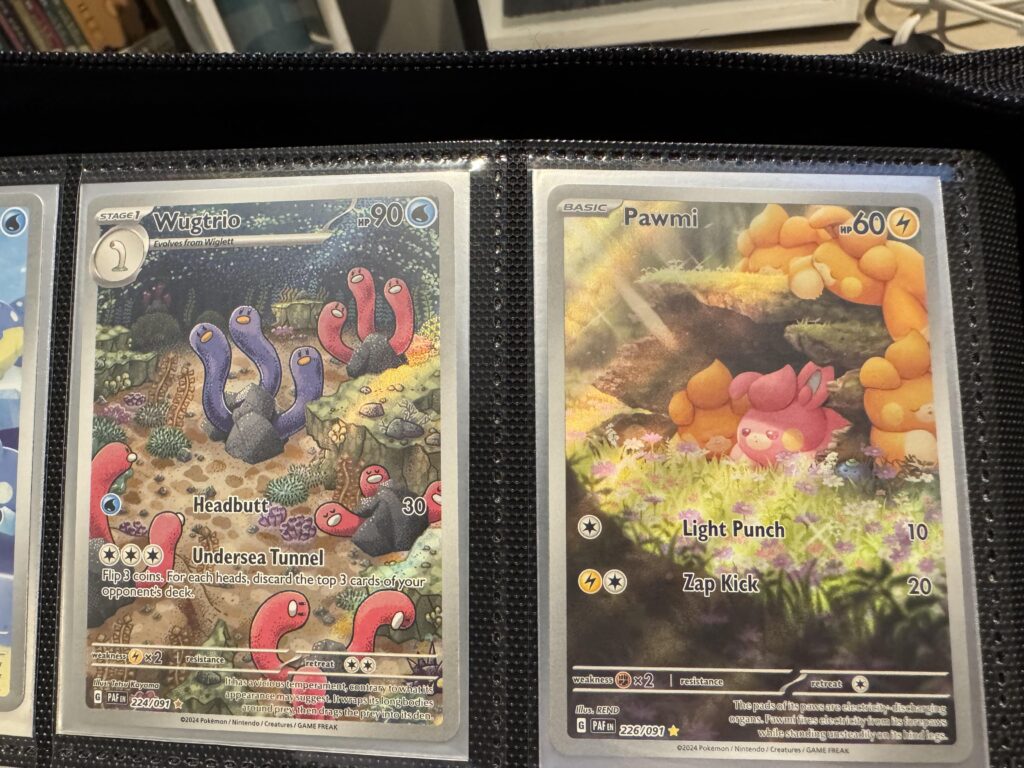 Are there other full arts that have both the normal and the shiny form?