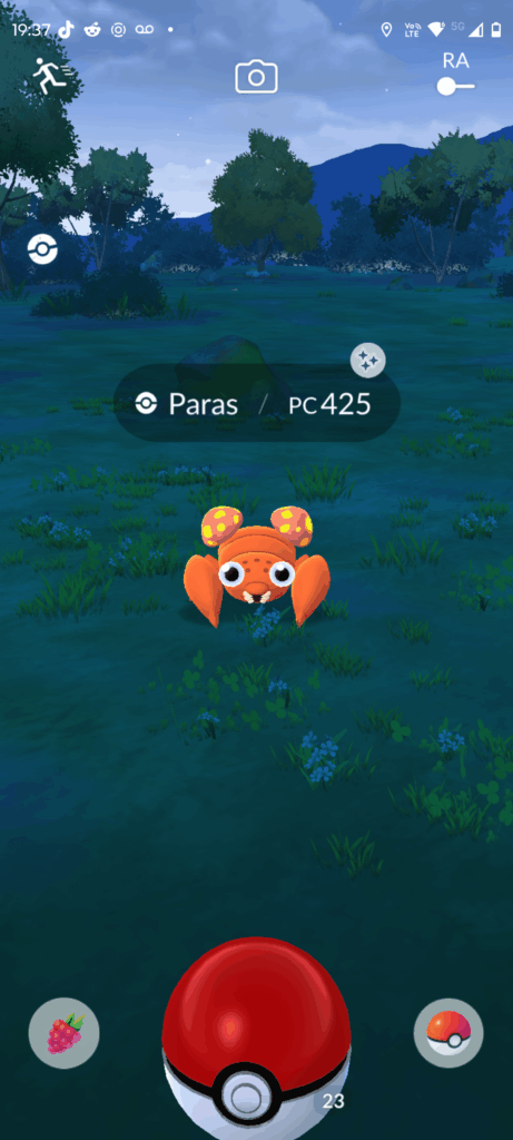 I found a shiny Paras!!!