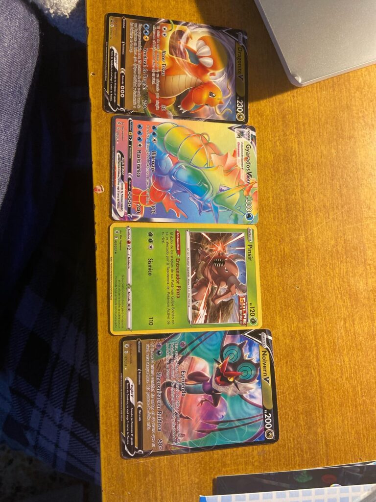 Random Pokémon cards