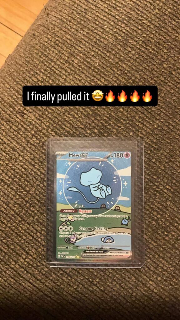 Opened first packs of padlean fates ever and on my last one i finally pulled it !! 🤩