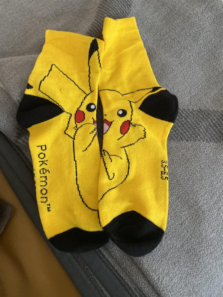 Guyssss look what I got 🟡🐁🧦