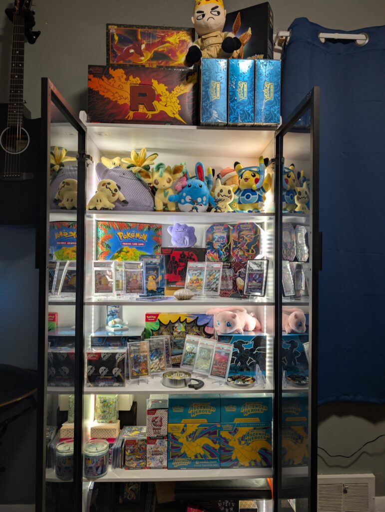 Finally took the collection out of the closet! What kind of displays you guys got?