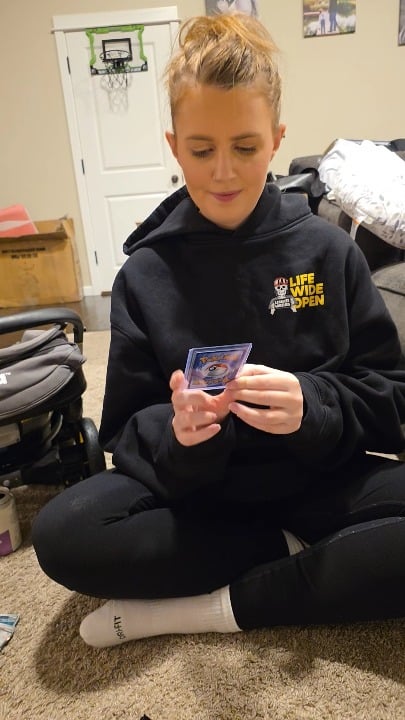 She always pulls the best cards