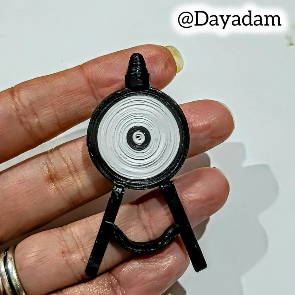 Here's another Pokémon I made at my daughter's request. This is an Unown Made with strips of paper. I hope you like it 💖