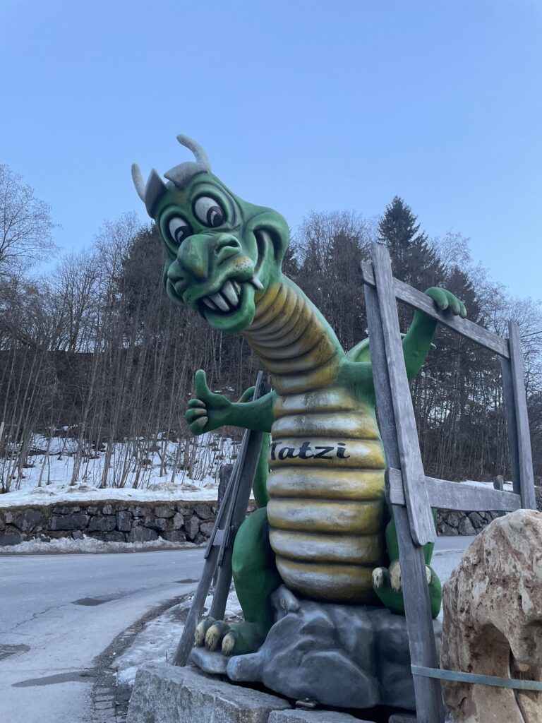 New Charizard mega evolve leaked!!!!