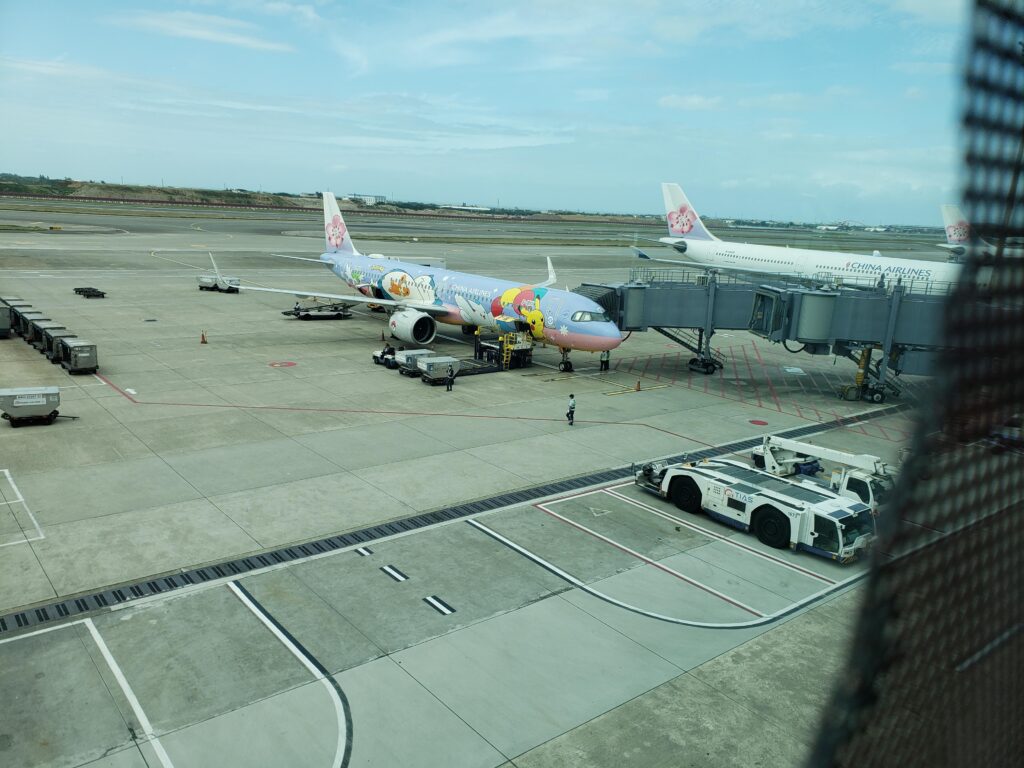 Found this photo from my trip to Taiwan 2 years ago. The "Pikachu Jet CI" was waiting for me at the gate! ⚡️✈️