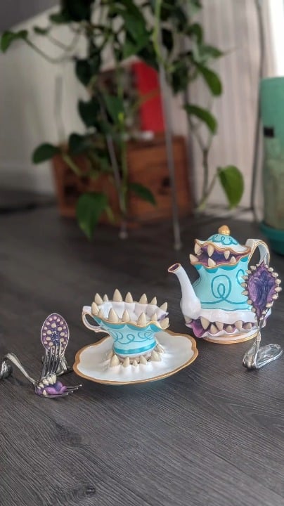 I've been making a mimic tea set with obvious inspiration taken from Sinistea and Polteageist. Folks at r/dnd said I should share with you!