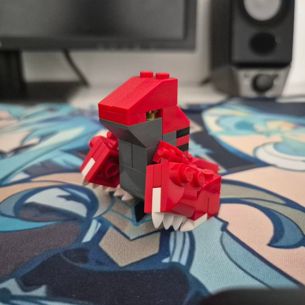 Made Mini Groudon in LEGO, aka "Le' Eart"