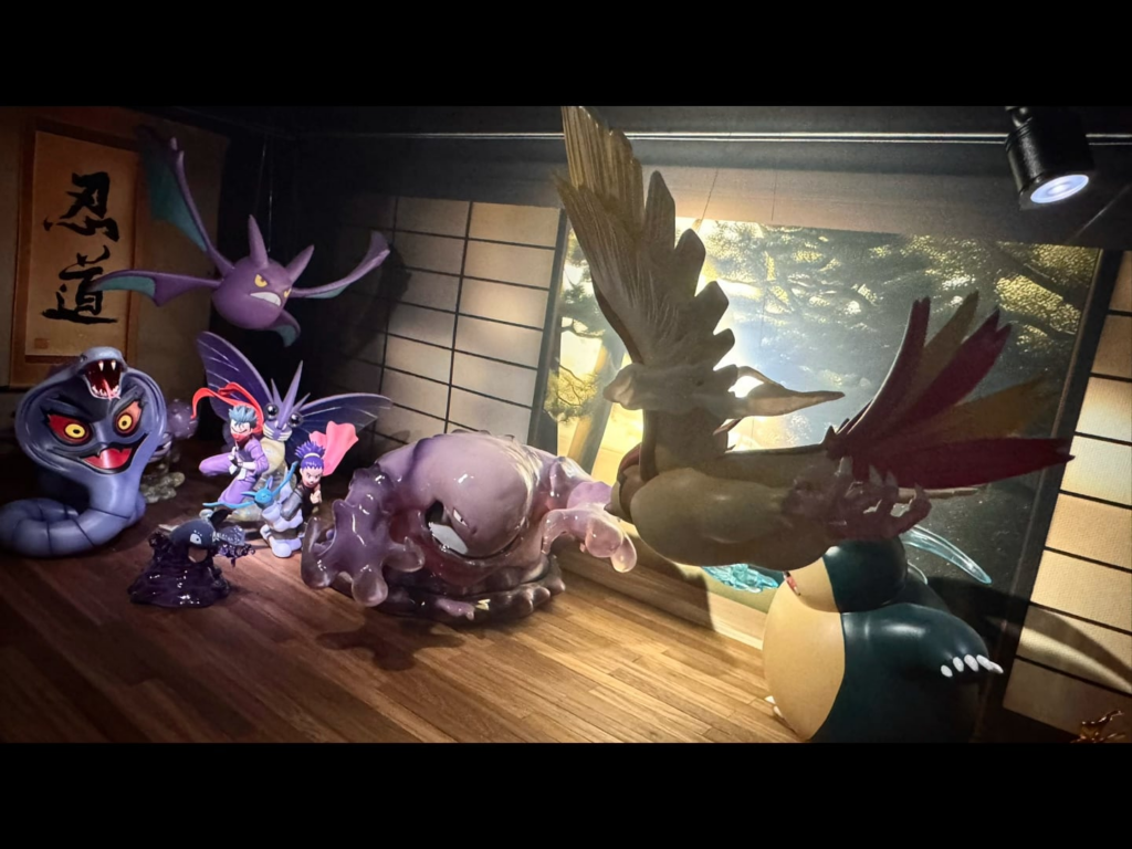 Showdown at Fuchsia Gym: Koga & Janine vs. Ash. Capturing the essence of Ninja Aesthetics.浅红道馆之战！阿桔&阿杏 VS 小智，光影下的忍者美学