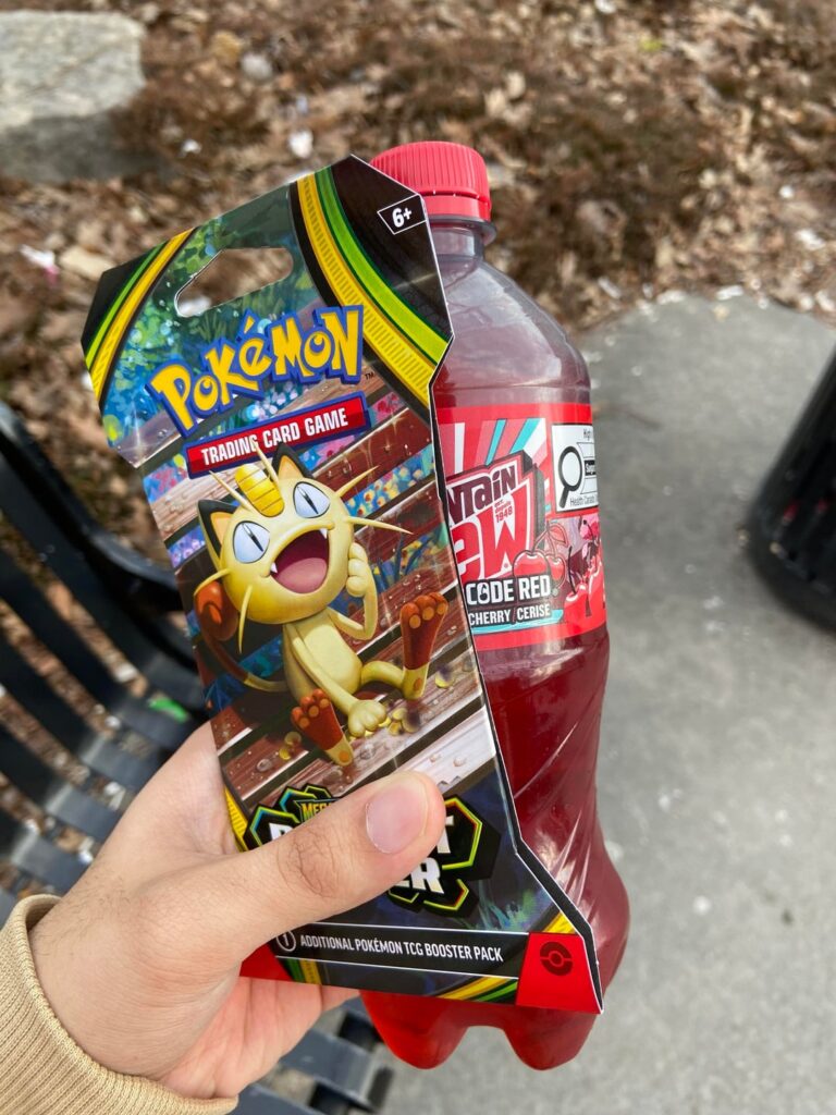 My local convenience store has Pokémon Cards for the first time since 2024!