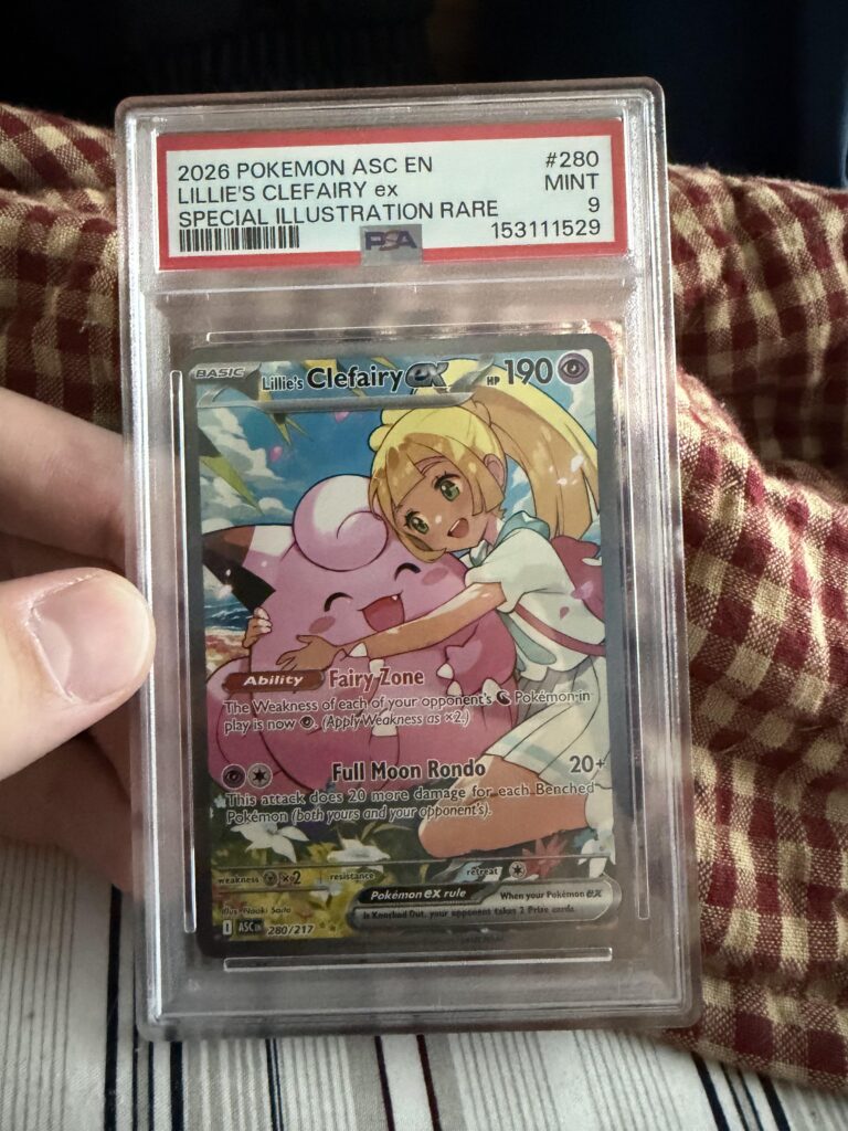 Is it normal for a PSA slab to have the card moving inside?