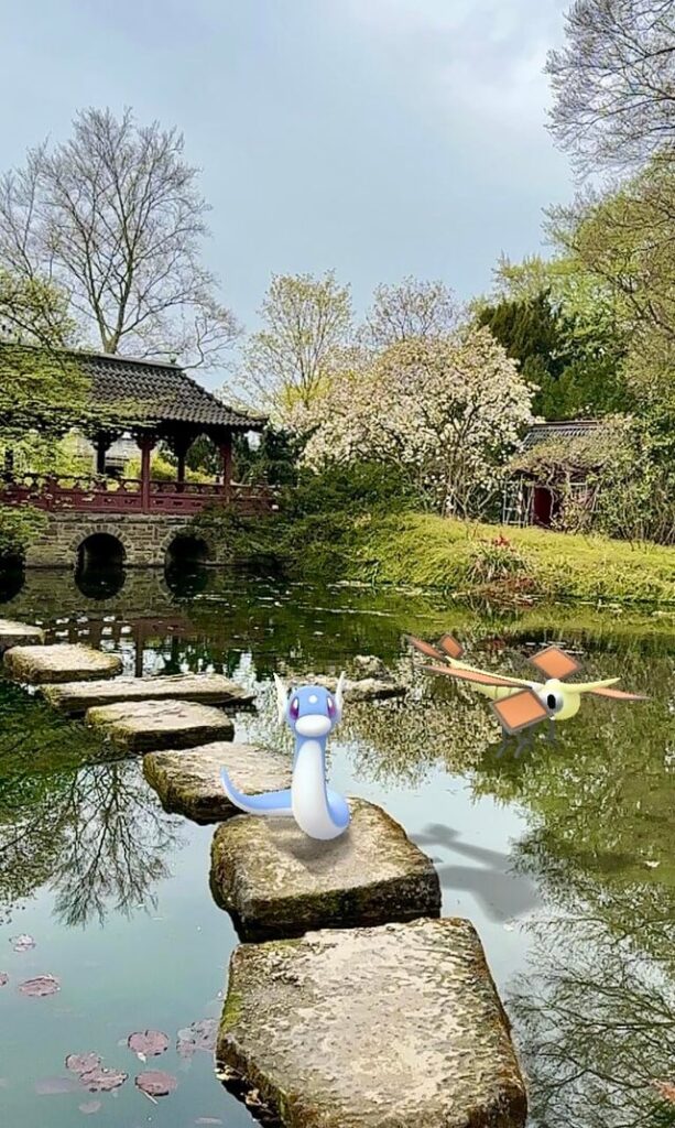 I visited a Japanese garden with my Pokémon!