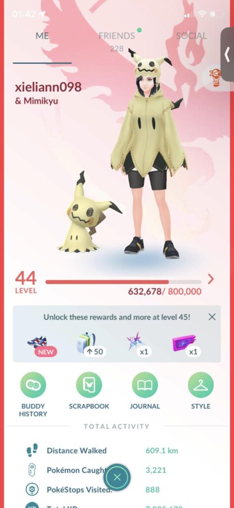 wanted to show my new outfit that matches my mimikyu :3