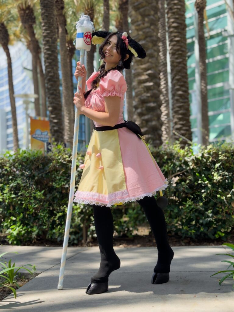 Miltank cosplay I made for Worlds last year using 90% thrifted materials ^_^