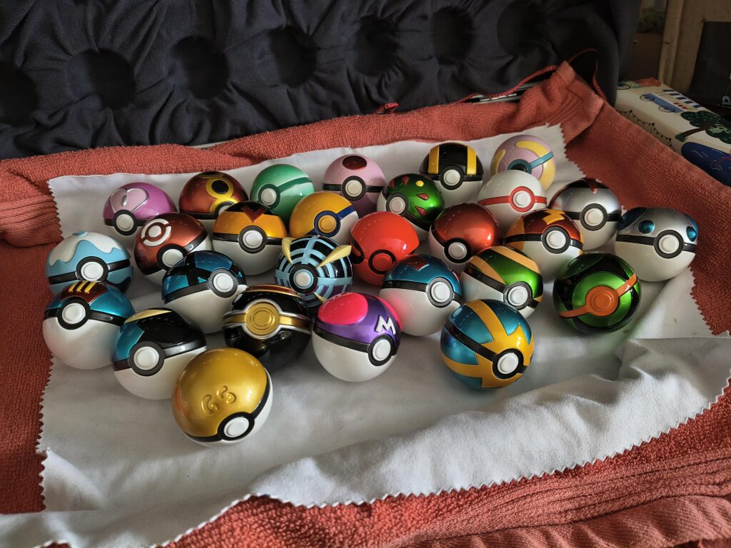 [OC] I love my new Pokéball set