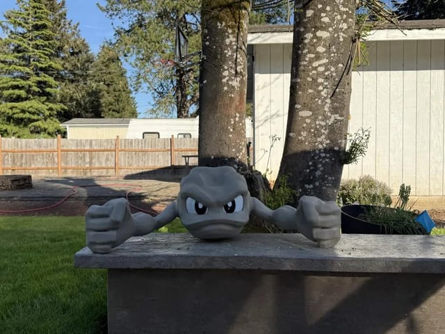 i made a 1:1 geodude